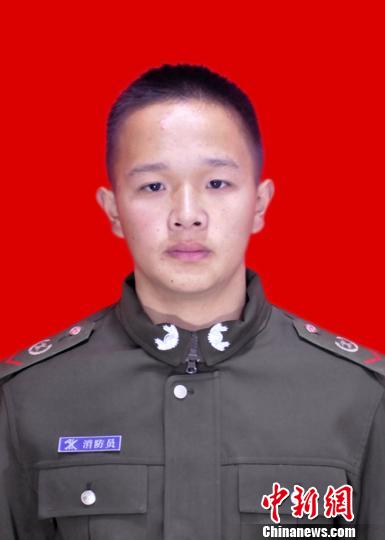 鐘紹金生前照片?！＄娦?攝